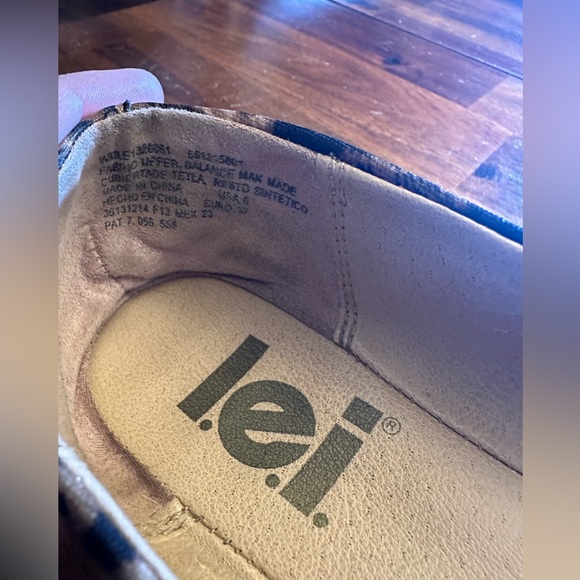 Flats - Picture 4 of 14